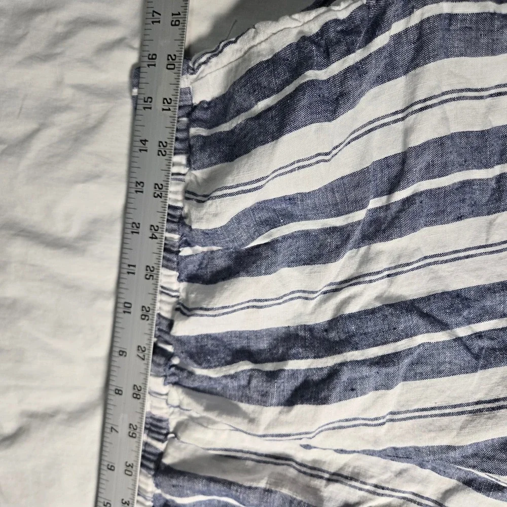 Crown & Ivy Shorts Womens Blue White Striped Linen‎ Pom Pom Trim Shorts Size M
